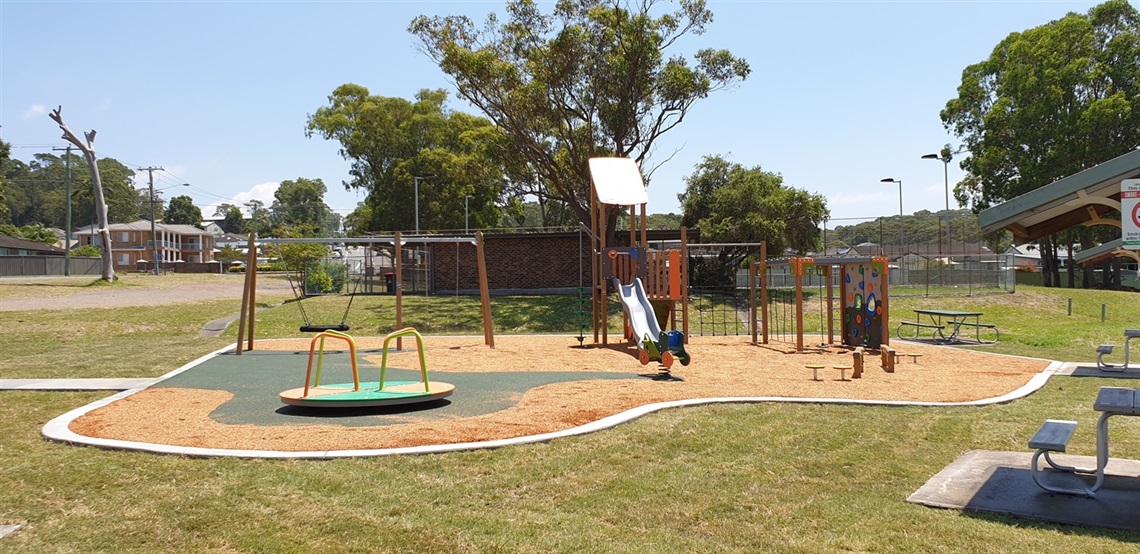 Marks Oval Playground - overview