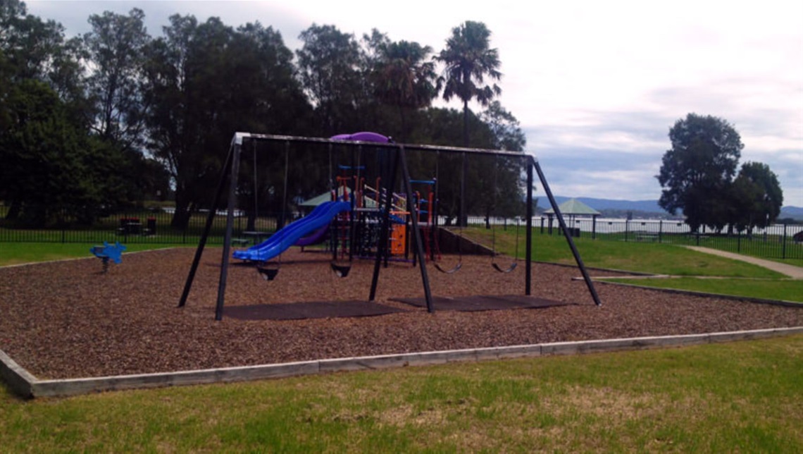 Pelican Foreshore Park Playground